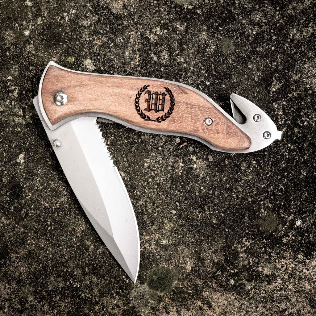 Knife - Personalized Laurels with Initial 138
