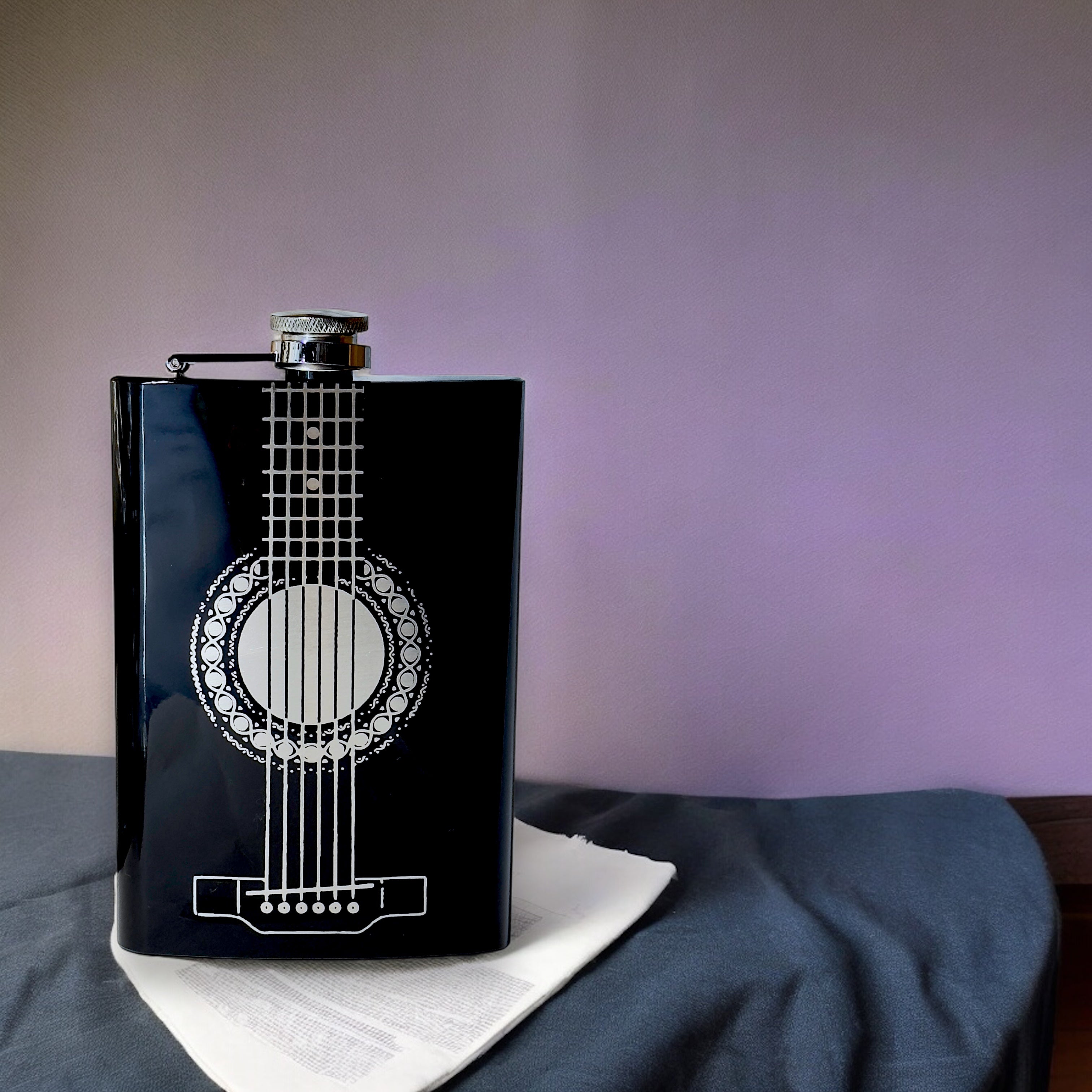 8oz BLACK Acoustic Guitar Flask