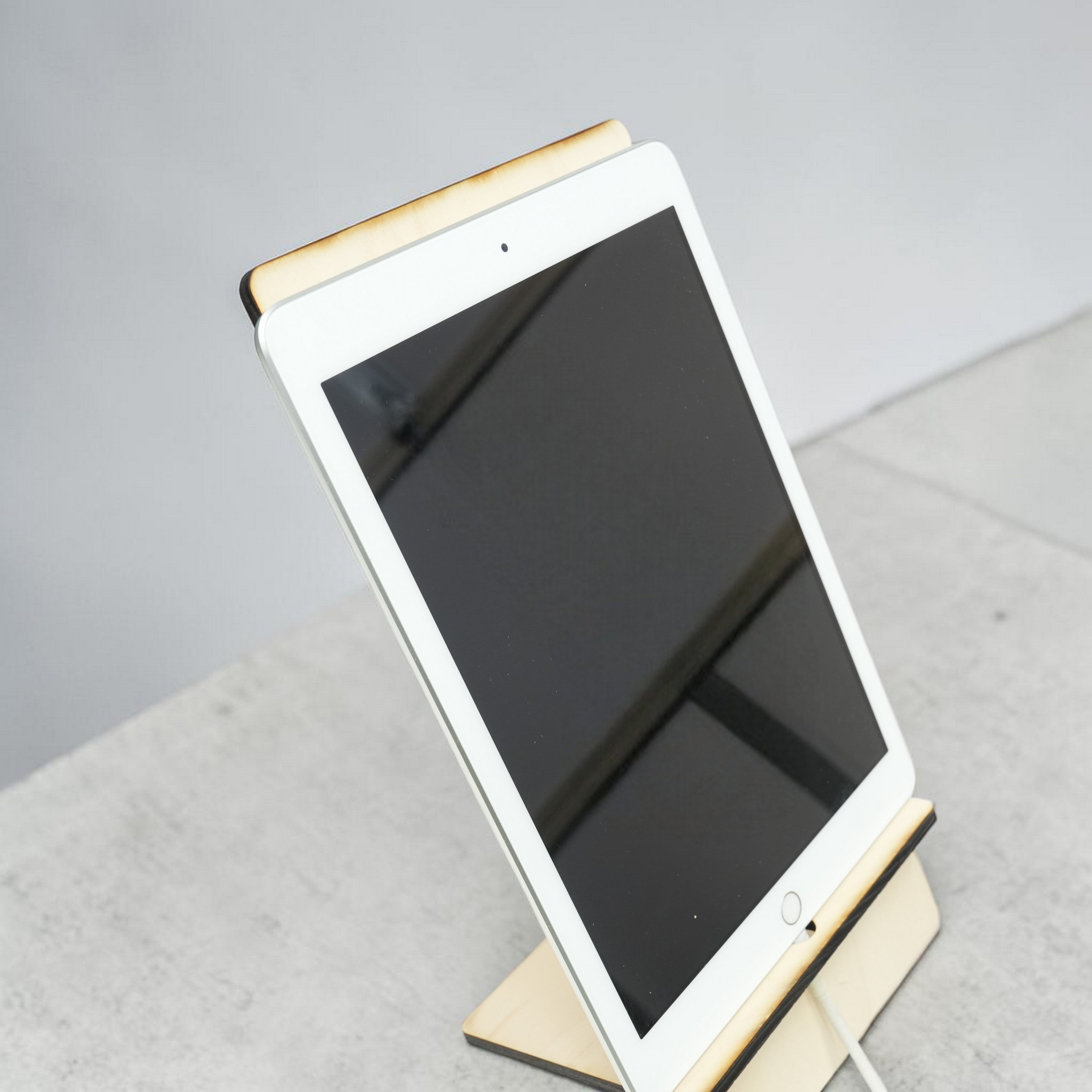 Easel - Cell phone and Pad - Celtic Cross