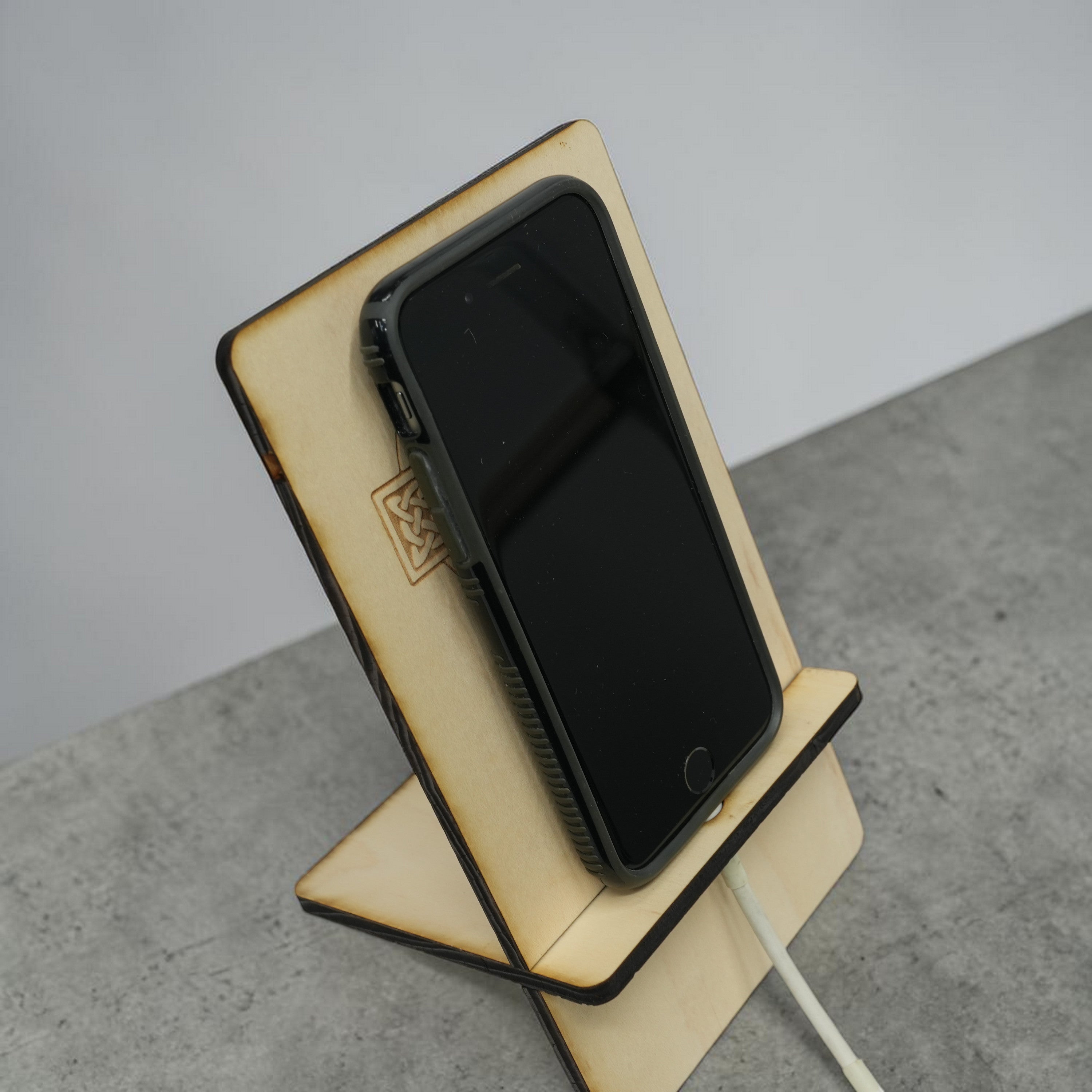 Easel - Cell phone and Pad - Celtic Cross