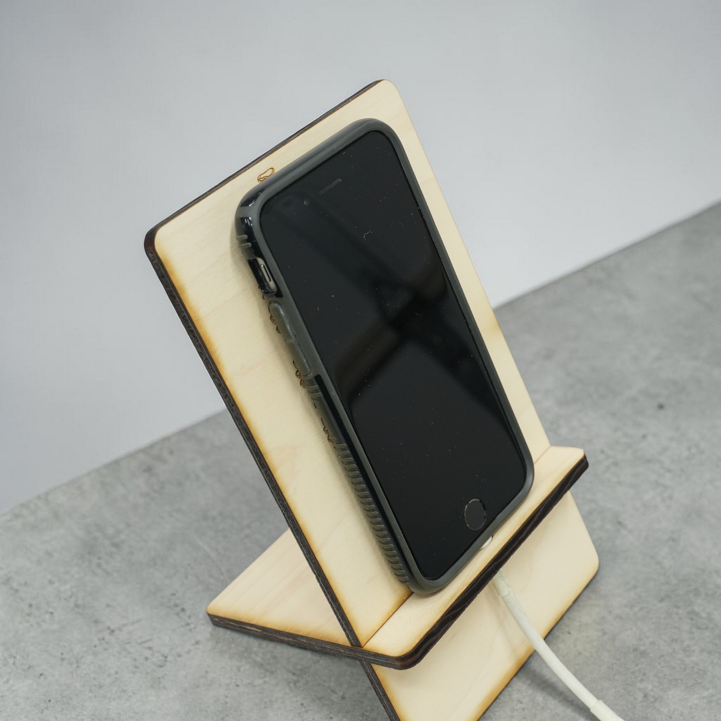 Easel - Cell phone and Pad - There and Back Again